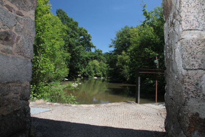 Vue du moulin de l'Etourneaux sur l'écluse