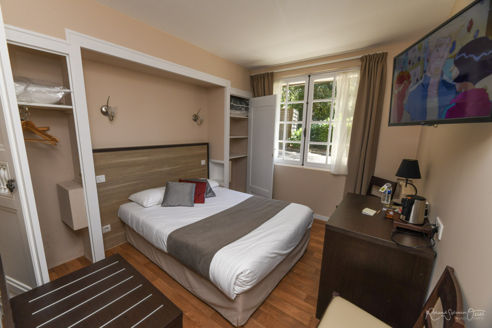 Chambre de l'hôtel la Chaumière proche du puy du fou avec wifi
