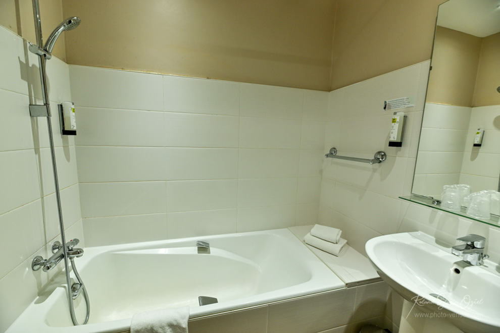 salle d&apos;eau hotel puy du fou avec salle de bain